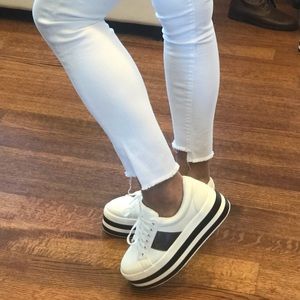 Hip shoes with platform